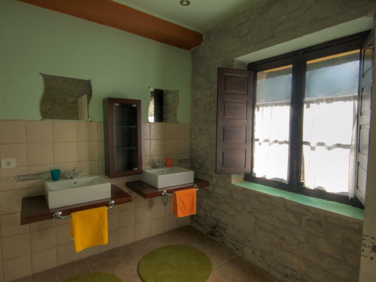El Sumiciu Guest House Mieres  Exterior photo